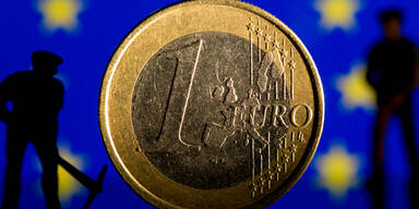 Euro fällt auf Elf-Jahres-Tief