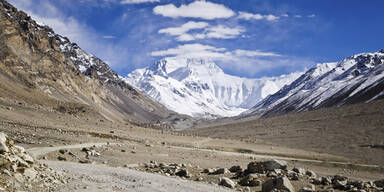 Nepal baut Straße auf den Mount Everest