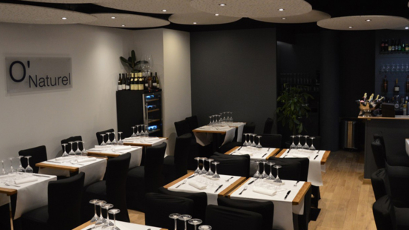 Einziges NacktRestaurant vor dem Aus