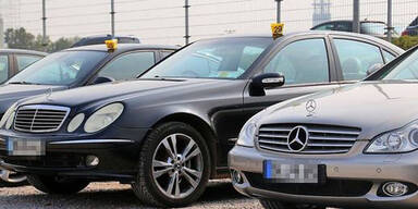 Polizei beschlagnahmt Luxus-Autos von Sozialhilfe-Empfängern