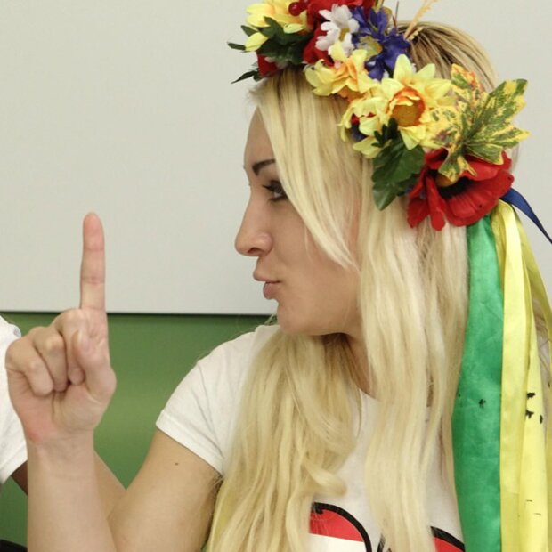 Femen zu Gast bei den Grünen