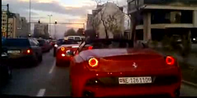 Bulgare rast mit seinem Ferrari in Gegenverkehr