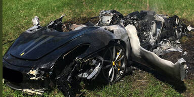 510-PS-Ferrari eine Stunde nach Kauf geschrottet