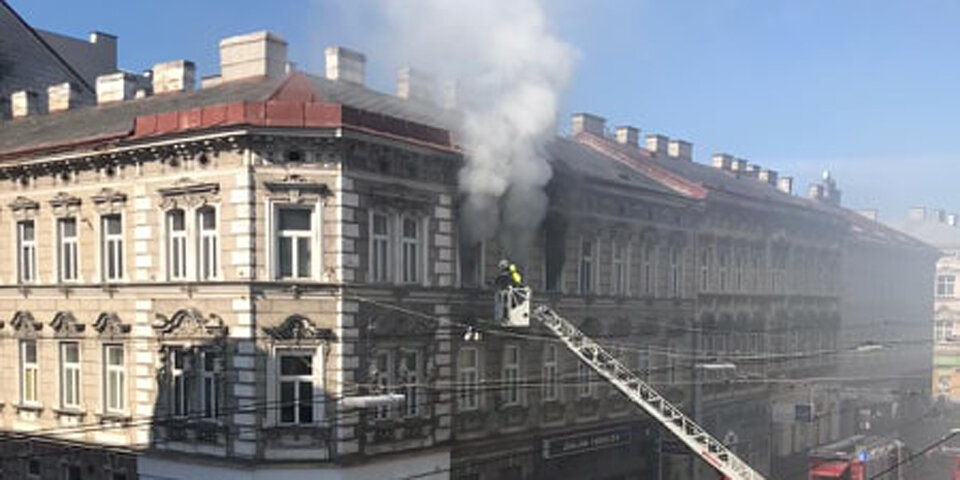 Großeinsatz bei Zimmerbrand im 16. Wiener Gemeindebezirk