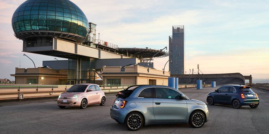 Fiat 500e: 3+1-Türer und Basismodelle starten