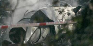Flugzeug über Wohngebiet in England abgestürzt
