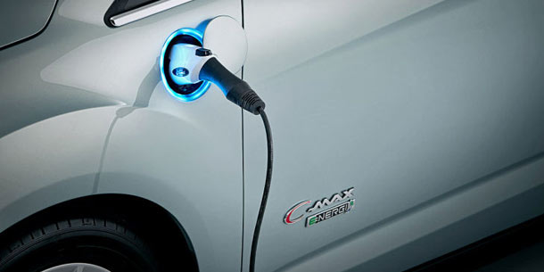 Ford C-Max Hybrid mit großem Solar-Dach