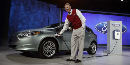 Ford startet mit Hybrid-Autos durch