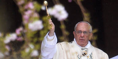 Papst erteilt Ostersegen am Petersplatz