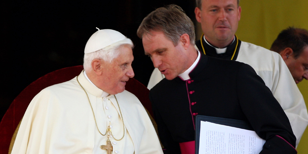 Schwere Vorwürfe: Hat Papst Benedikt Sextäter gedeckt?