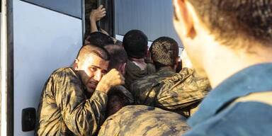 Ankara: 200 Putsch-Soldaten ergeben sich