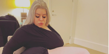 Blonde Mähne für Frau mit 'größtem Hintern der Welt"