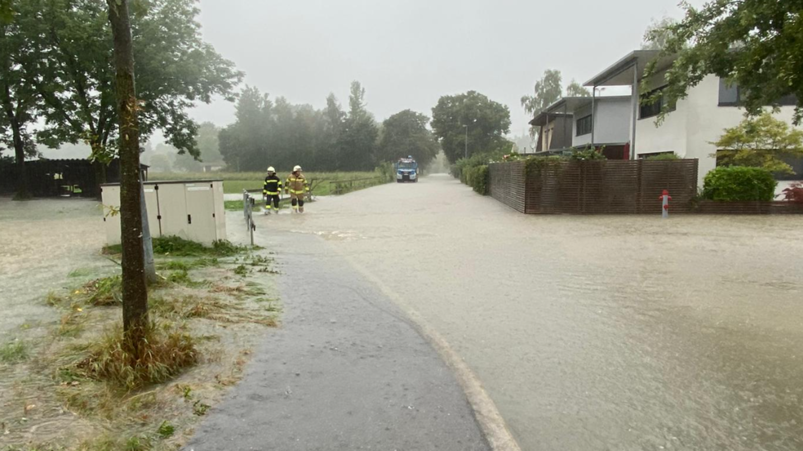 Regen And Hochwasser Mindestens 7 Tote In Italien Oe24at 1283