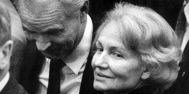 Kleine Trauerfeier für Margot Honecker