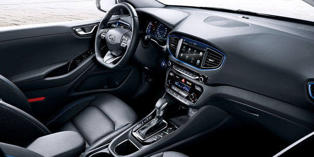 Hyundai Ioniq greift den Toyota Prius an