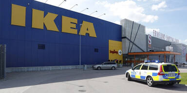 Unbekannter ersticht 2 Kunden bei Ikea