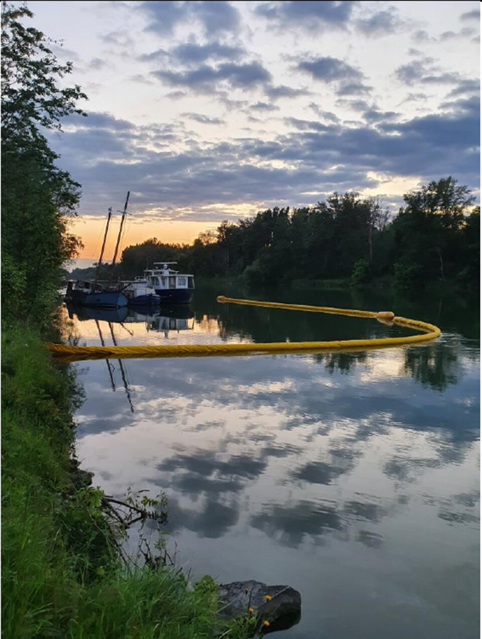 Treibstoff in Donau gelaufen: Ölsperre