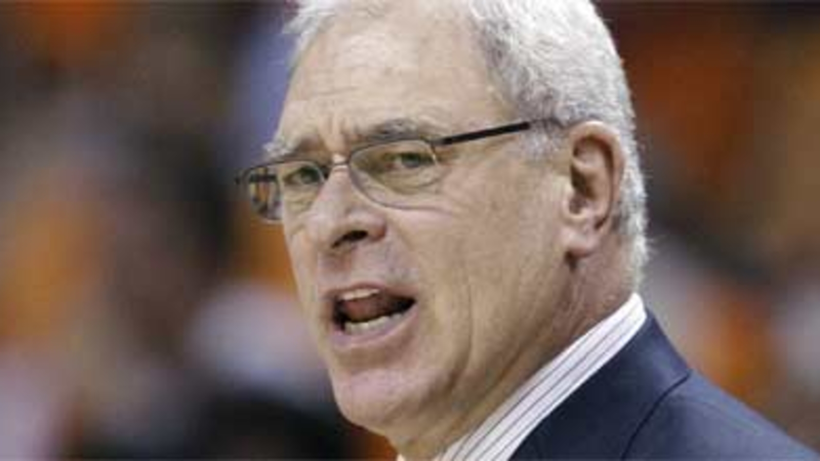 Jackson bleibt Coach der LA Lakers