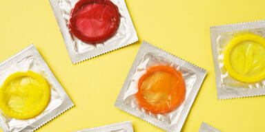 Knall-Farben und Parfum für Kondome