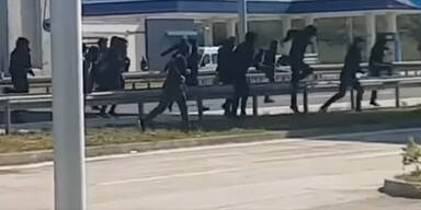 Gewalt-Eklat: Hooligan-Krieg auf Autobahn