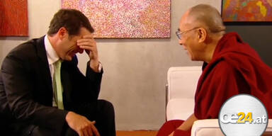 Lachattacke bei Dalai Lama - Interview