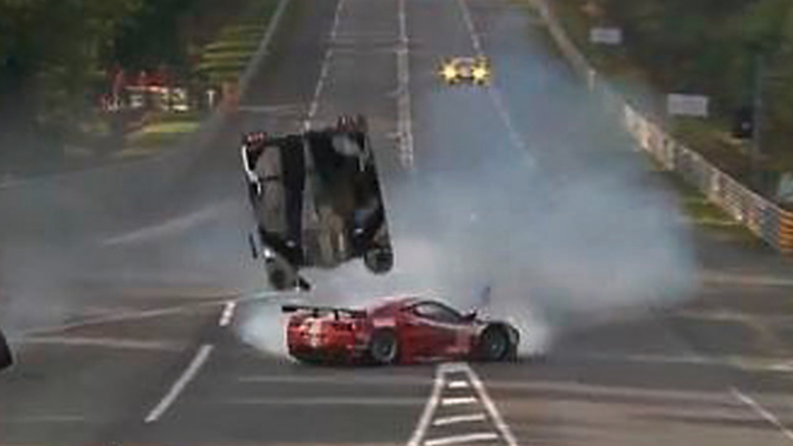 Le Mans: Horror-Crash von Toyota - oe24.at
