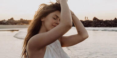 Schlager-Star Vanessa Mai zeigt sich ohne BH