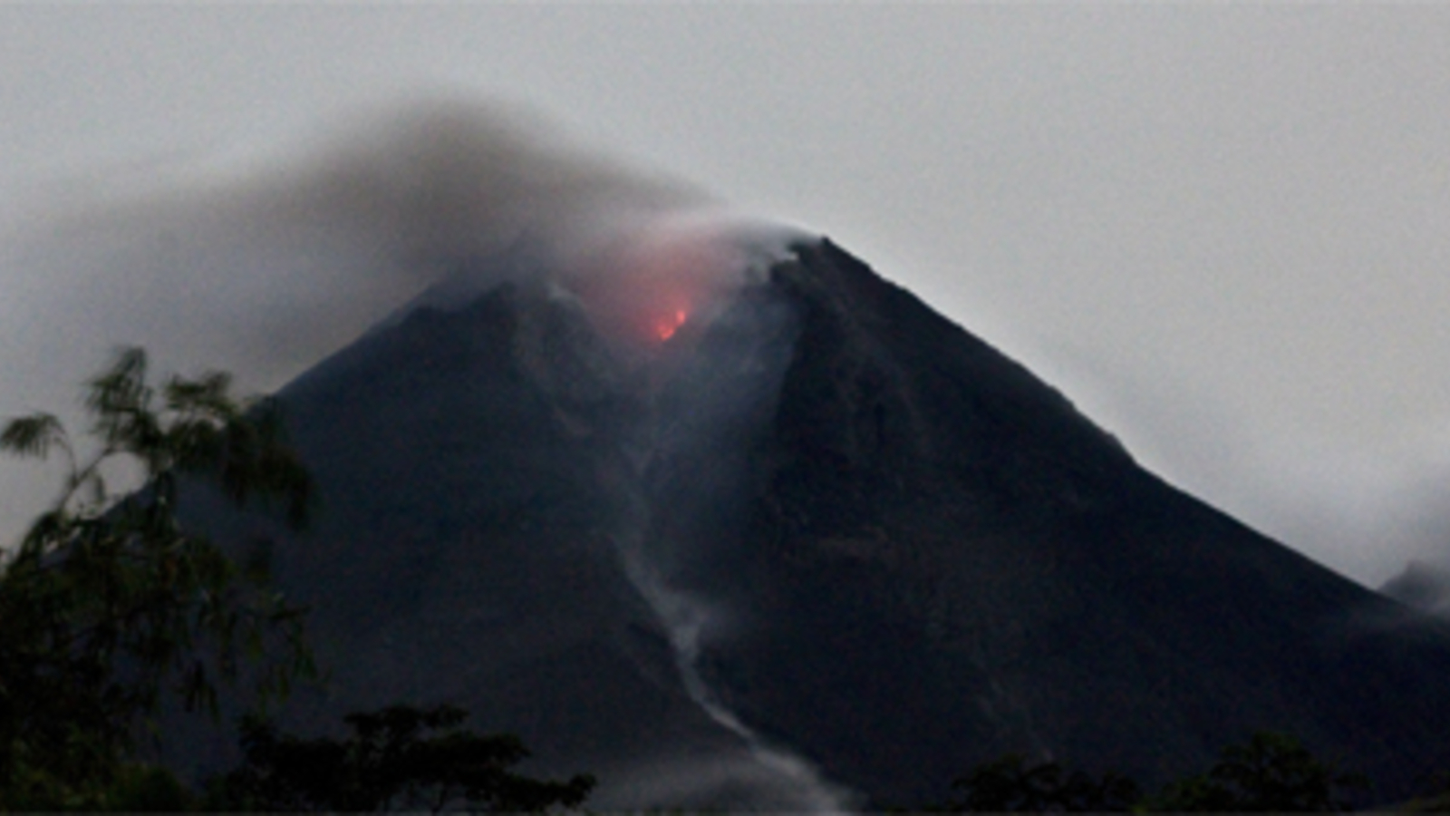 Vulkan Merapi Erneut Ausgebrochen