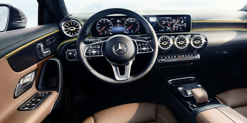 Neue A-Klasse bekommt Hightech-Cockpit