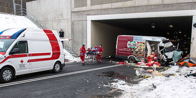 Schwerer Crash im Metz-Tunnel