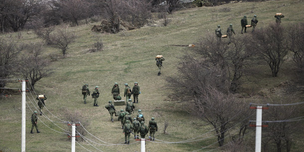 Krim: Russen stürmen Militärbasen