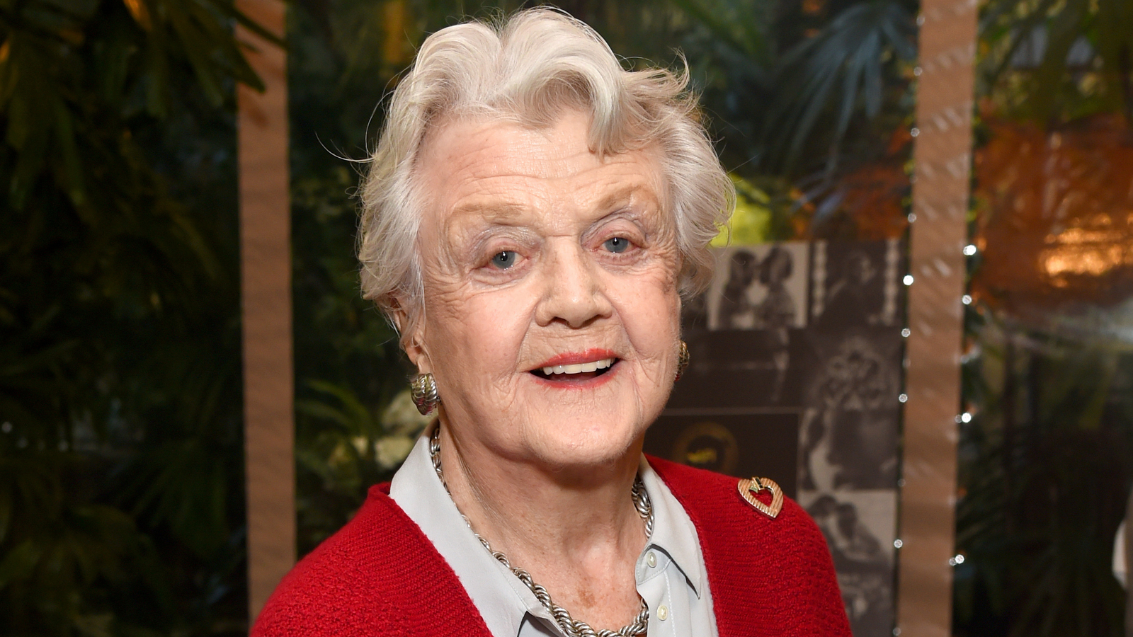 ''Murder Is Her Hobby'' Star Angela Lansbury Is Dead - Celebrity Gossip ...