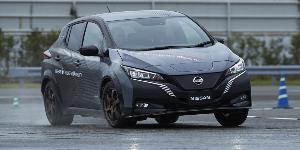Nissan zeigt Leaf mit 309 PS und Allrad