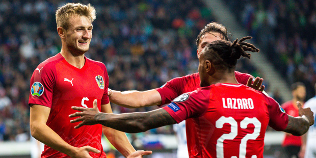 ÖFB-Stars feiern nach Sieg Kabinenparty