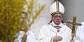 Papst Franziskus feiert erste Ostermesse