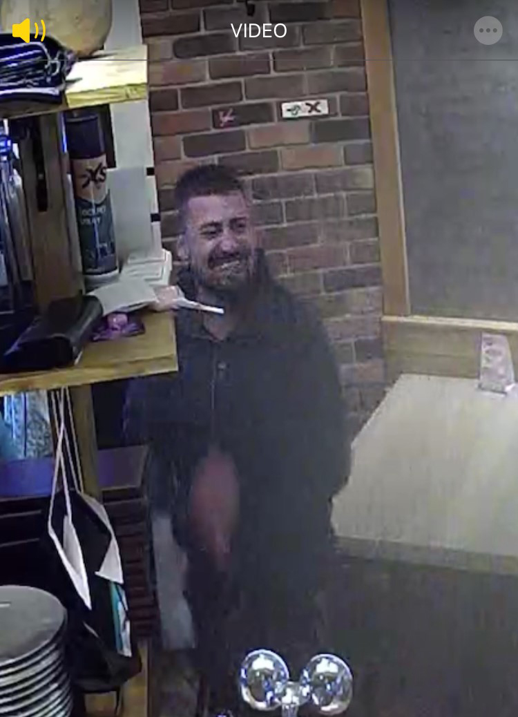 Körperverletzung und Nötigung: Polizei sucht diese Männer