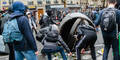 Jugendliche attackieren Pariser Kommissariate
