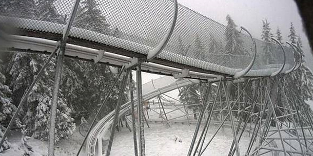 Schnee-Chaos stoppt Züge