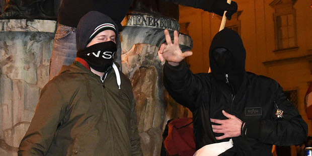 Pegida-Demo von Linken gestoppt