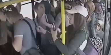 Frauen rächen sich an Perversem im Bus