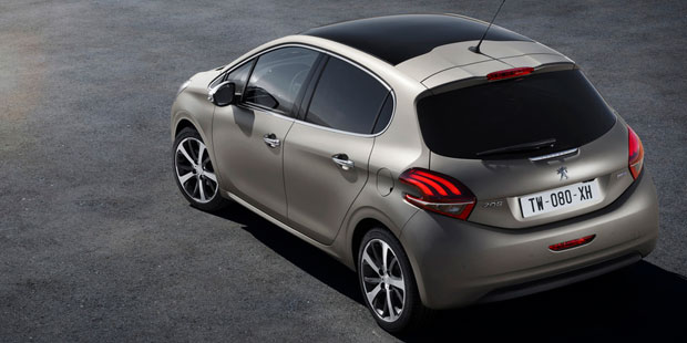 Peugeot 208 mit 1. Struktur-Lackierung