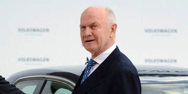 Piëch verkauft VW-Aktien & kündigt Abschied an