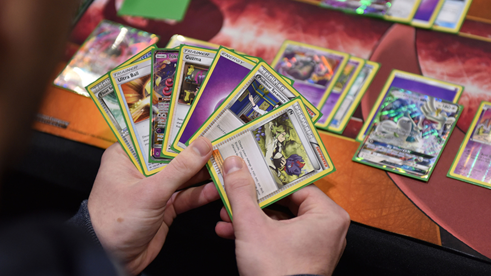 50 000 Euro Corona Hilfen F r Pokemon Karte Ausgegeben