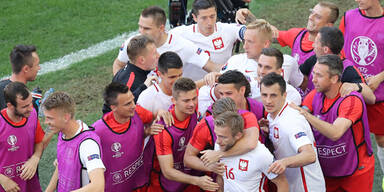 Polen mit glücklichem Sieg ins Achtelfinale