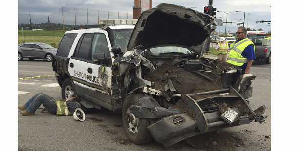 Schlagloch schluckte ganzes Polizeiauto
