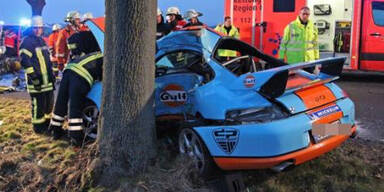Mysteriöser Porsche-Crash fordert 2 Tote