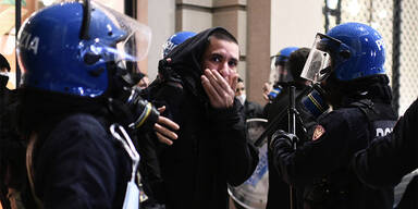 Coronavirus: Gewalt bei Protesten gegen Maßnahmen in Italien