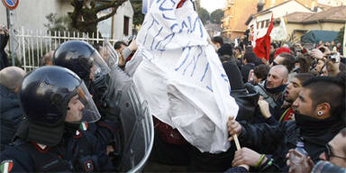 Verletzte bei Demo gegen Berlusconi