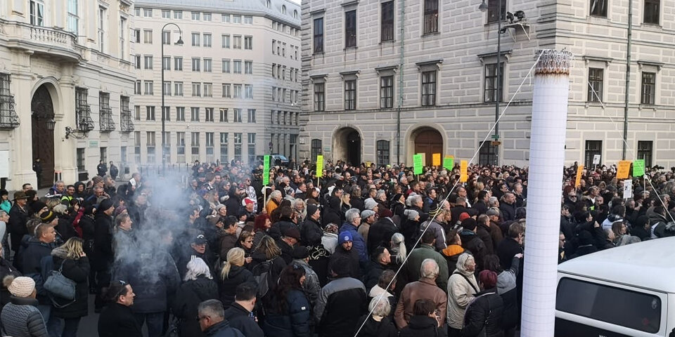Strache bei erster Demo fürs Rauchen