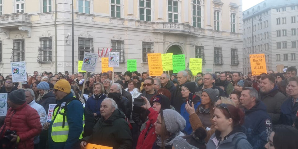 Strache bei erster Demo fürs Rauchen